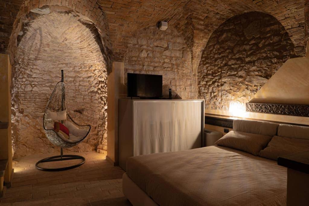 Another Brick In The Vault Spello Extérieur photo